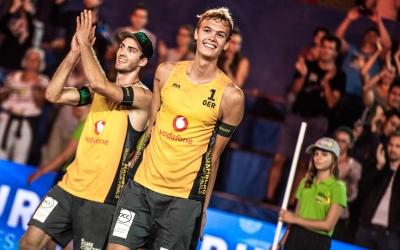 HAMBURGER JUNGS ROCKEN DAS STADION AM ROTHENBAUM